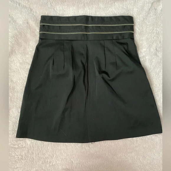 Black Midi Skirt with Zipper Detail - Picture 4 of 5